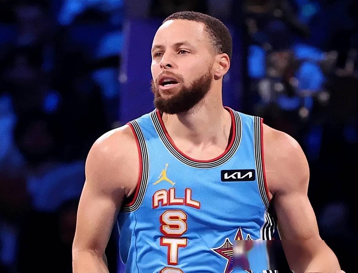 九游官网入口 库里迎来二十赛季高光表现，日本队球迷沸腾！